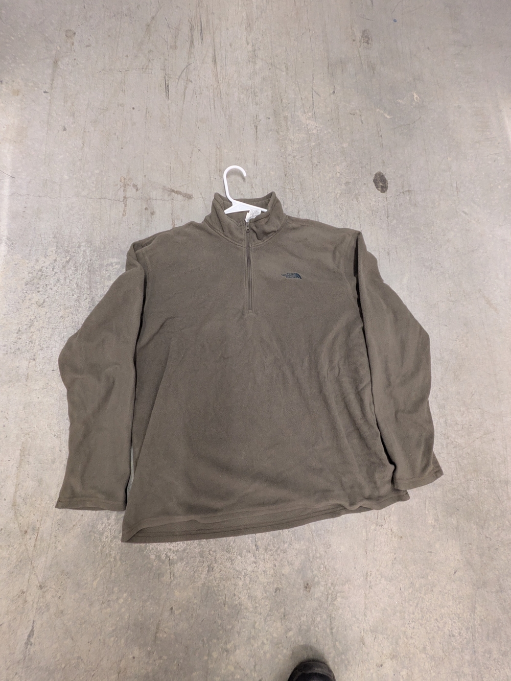 The North Face Men's Olive Half-Zip Fleece Pullover